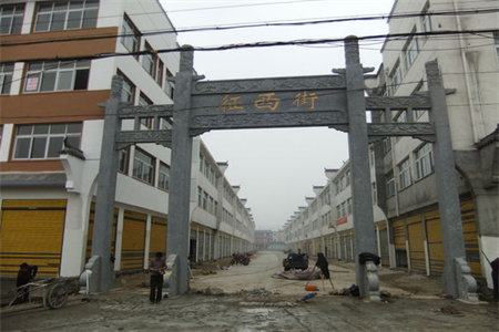 四海馨城1室1厅1卫43㎡，精装修，复式，实际面积60平